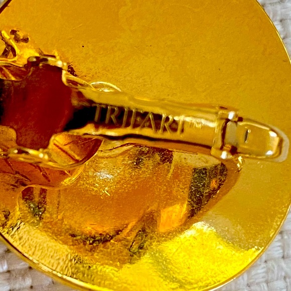 Vintage Trifari Gold Sea shells clip earrings - Picture 4 of 5